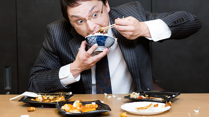 ストレス無く食べる男性