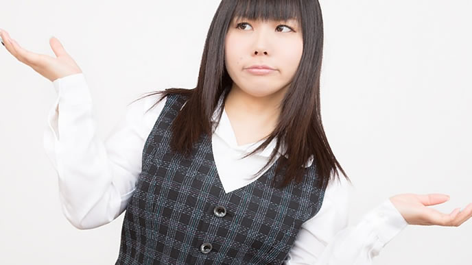 あきれた顔の女性