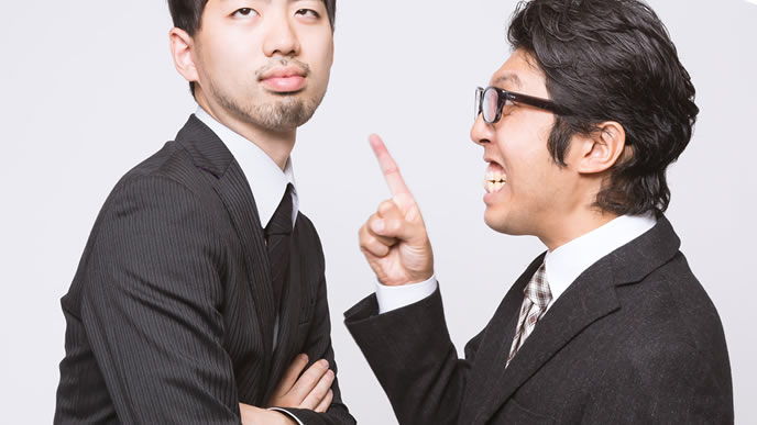 上司に何か言われても無関心なゆとり社員