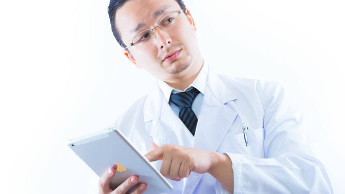 診察にやって来た男性