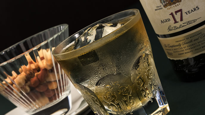 お洒落なカウンターバー