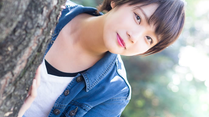 昔を懐かしむ女性