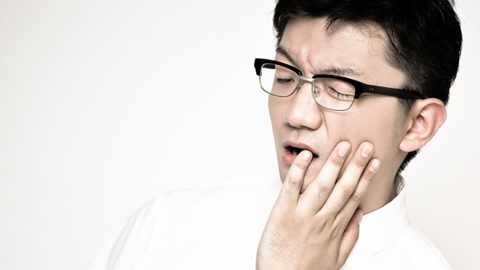 使い捨てされてショックを受ける男性