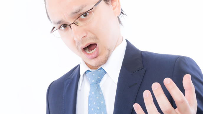 魅力的なプレゼンをするベテラン社員