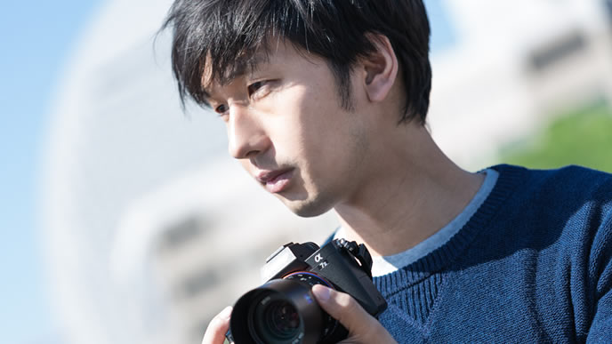 劣等感の強いカメラが趣味の男性