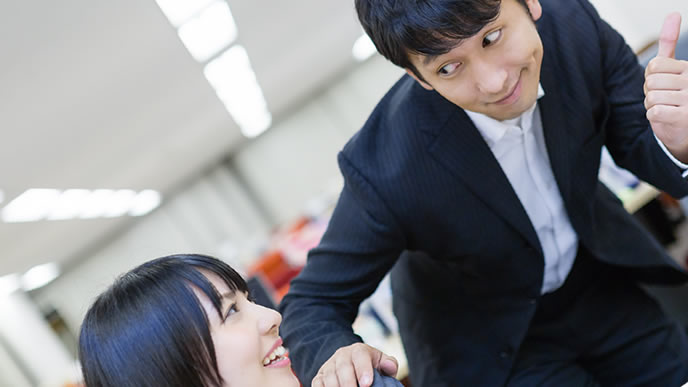 上司に付きまとわれる人間関係が嫌な女性