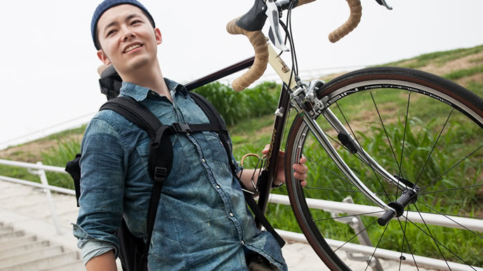 新しくロードバイクを趣味で始めた男性