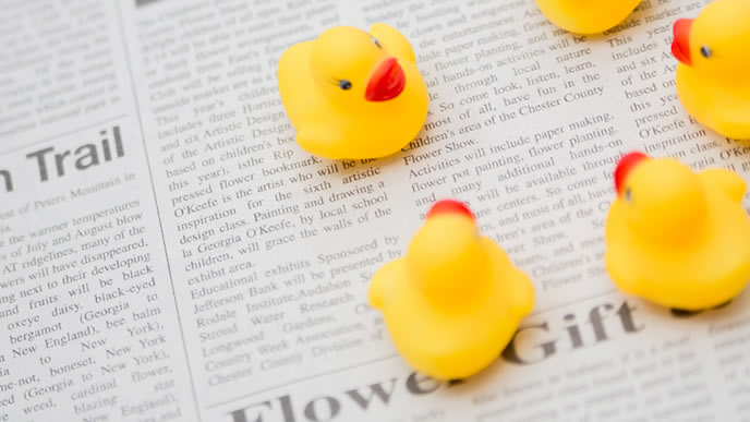 仲間を集めて名言を言い合うアヒル