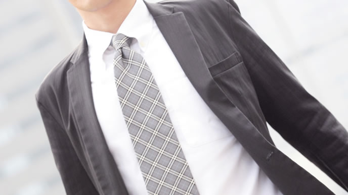 これから営業へ向かう男性