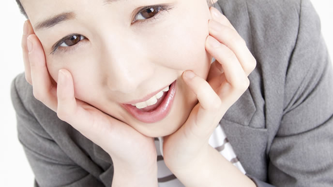 仕事をクビになり絶望する女性
