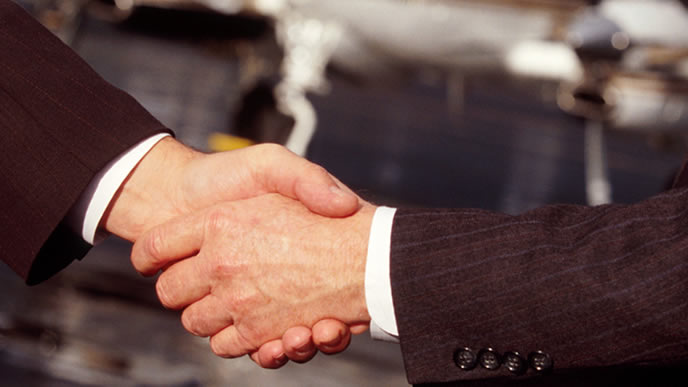 海外にも人脈が広い男性