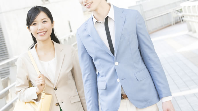 新人研修を終えた会社員
