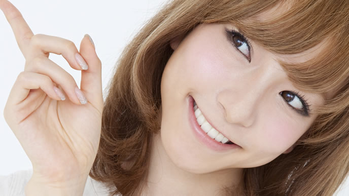 退職金の仕組みを説明する女性