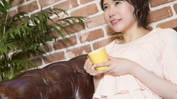 敬語の使い方を勉強する学生