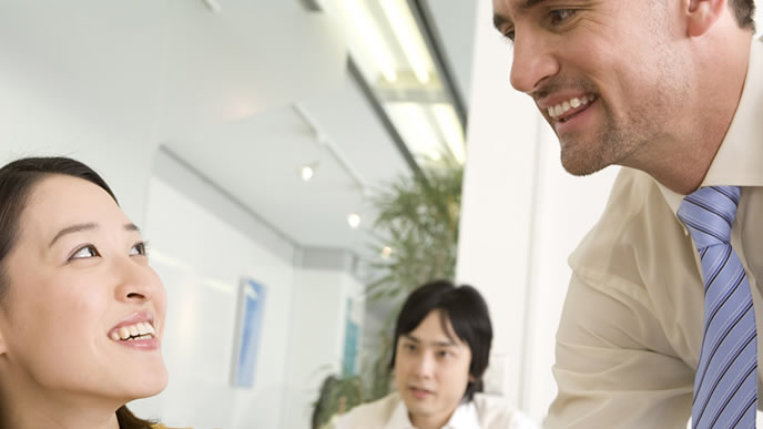 英語教室へ通うOL