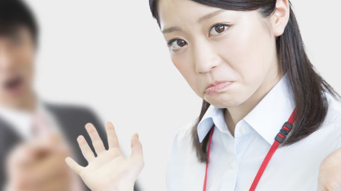 パワハラ気味に一発芸を要求された新入社員