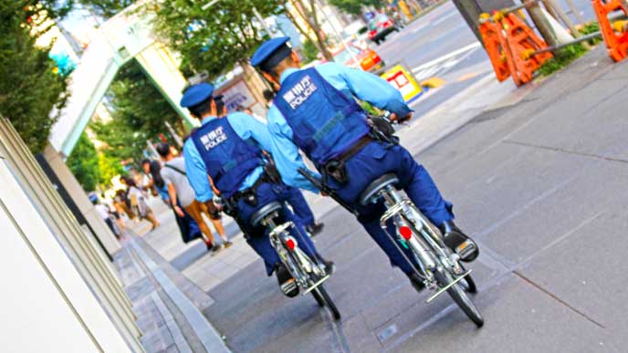 警察官