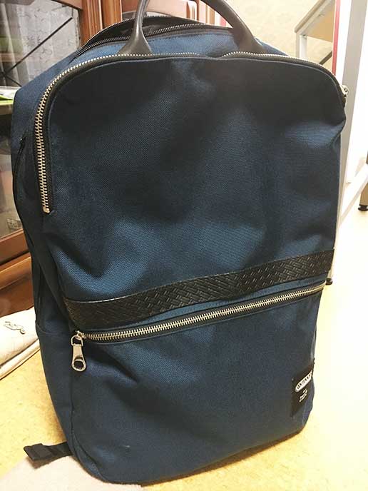 黒のリュック
