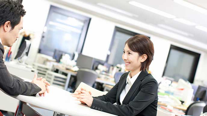 事務職員が会話