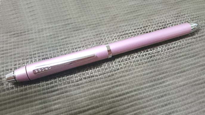 ビジネスに使っているCROSS（クロス）クラシックセンチュリーカラーズローズピンクボールペン