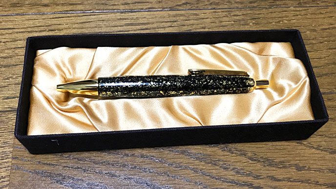 ビジネスで使っているZEBRA（ゼブラ）の輪島塗ボールペン