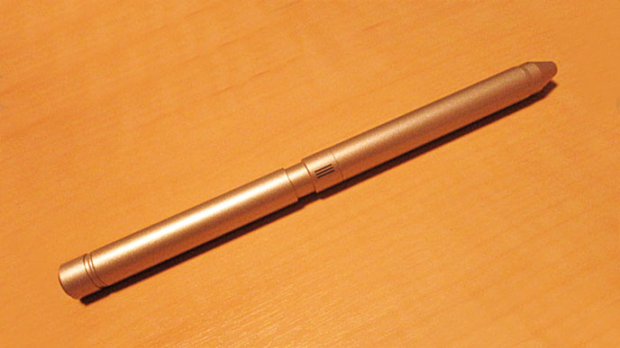 仕事用のボールペンとして使っているZEBRA（ゼブラ）のシャーボ