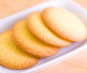 皿の上に並んだクッキー