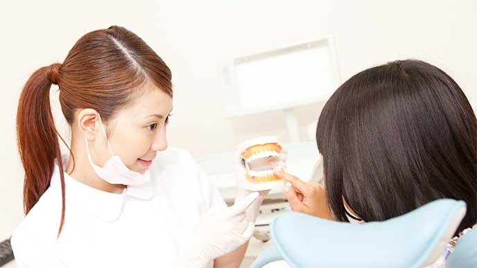 歯科助手のアルバイトをしてる女性