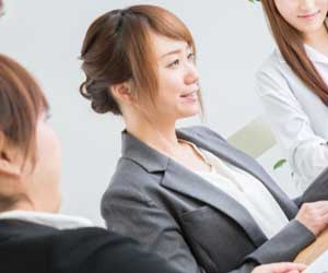 労務相談をうける「くま」