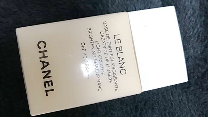 シャネルの下地「ル ブラン バーズ ルミエール」