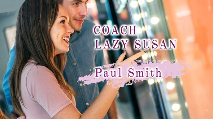 ウィンドーショッピングするカップル