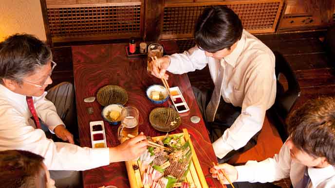 飲み会マナーに自信をつける新入社員が身につけるべき6つのこと 退職assist 飲み会マナーに自信をつける新入社員が身につけるべき6つのこと 退職assist