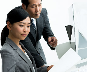 上司から指示される女性社員