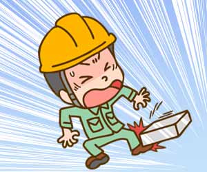 作業員の足の上に鋼材が落ちる