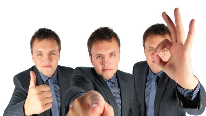 ホップステップジャンプ的な手順の男性