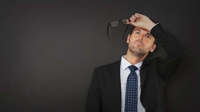 疲れている男性