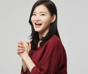 喜ぶ女性